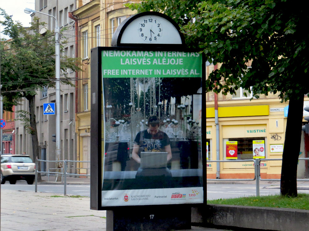 Kauņa, pilsētas reklāmas pulkstenis