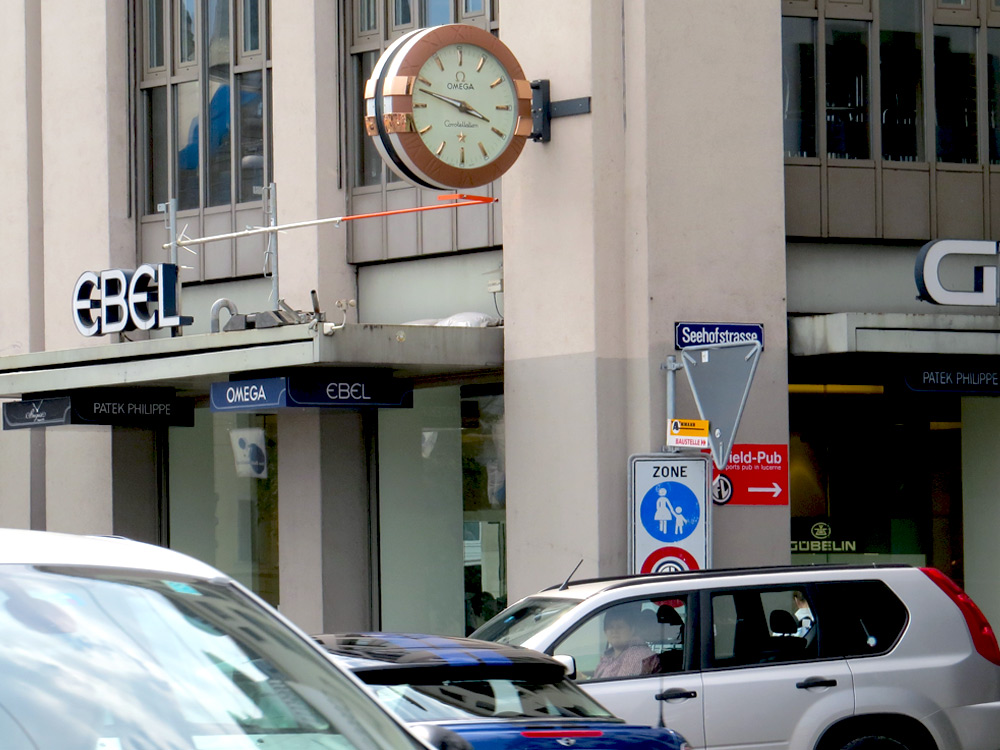 Omega reklāmas pulkstenis, Lucerna, Šveice