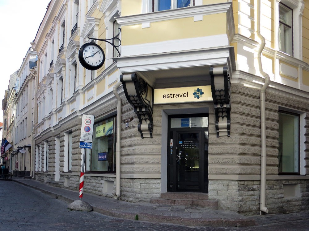 Pulkstenis  Saxby, Estravel, vecpilsēta